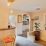 Traumhafte Mit Tischtennis, Spielplatz, Basketballplatz, Privatpool, Outdoor-kueche بازين