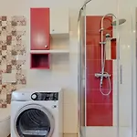 Traumhafte Mit Tischtennis, Spielplatz, Basketballplatz, Privatpool, Outdoor-kueche بيت للعطل *