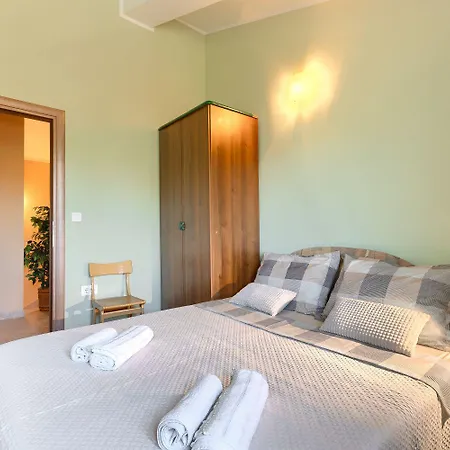 Traumhafte Mit Tischtennis, Spielplatz, Basketballplatz, Privatpool, Outdoor-kueche 度假居 帕津