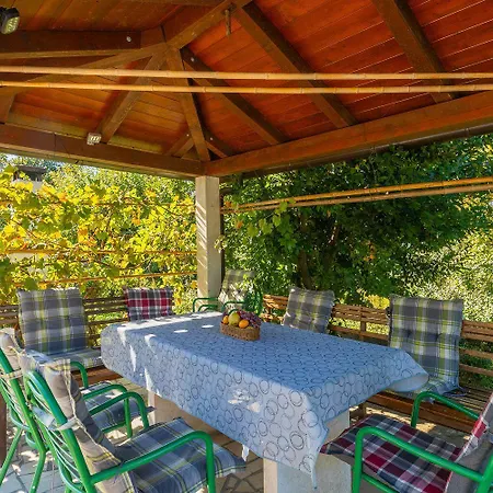 Traumhafte Mit Tischtennis, Spielplatz, Basketballplatz, Privatpool, Outdoor-kueche *
